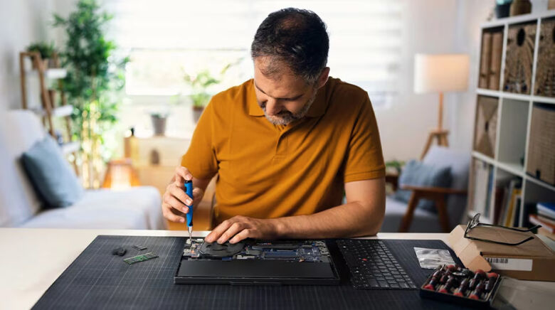 Lenovo ThinkPad T14 Gen6 - 21QJ002MGE-CAMPUS_4