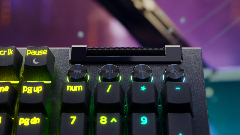 Razer BlackWidow V4 Pro Gaming Tastatur (gelbe Switches)_7