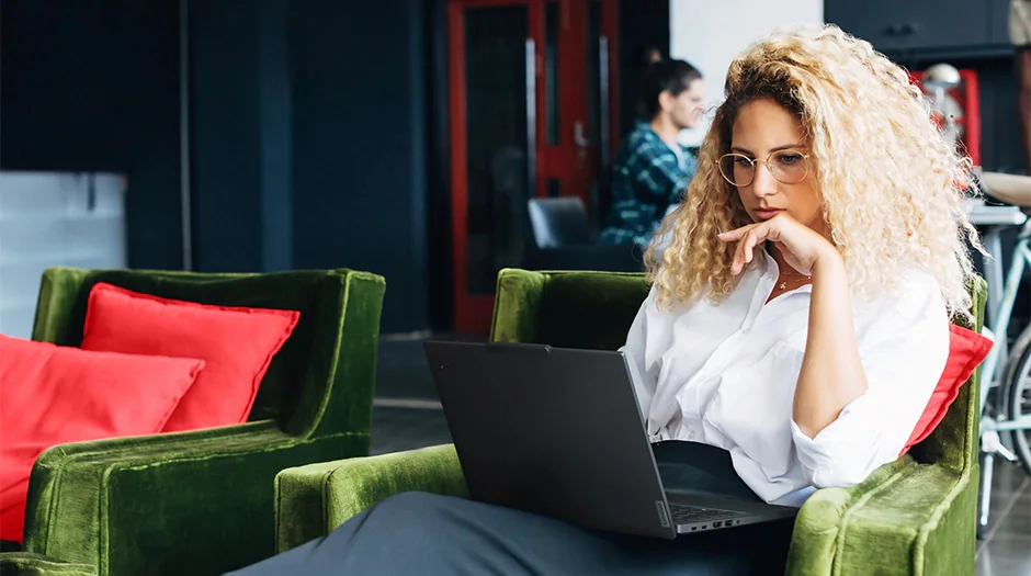 Lenovo ThinkPad T14 Gen6 - 21QG003MGE-CAMPUS_3