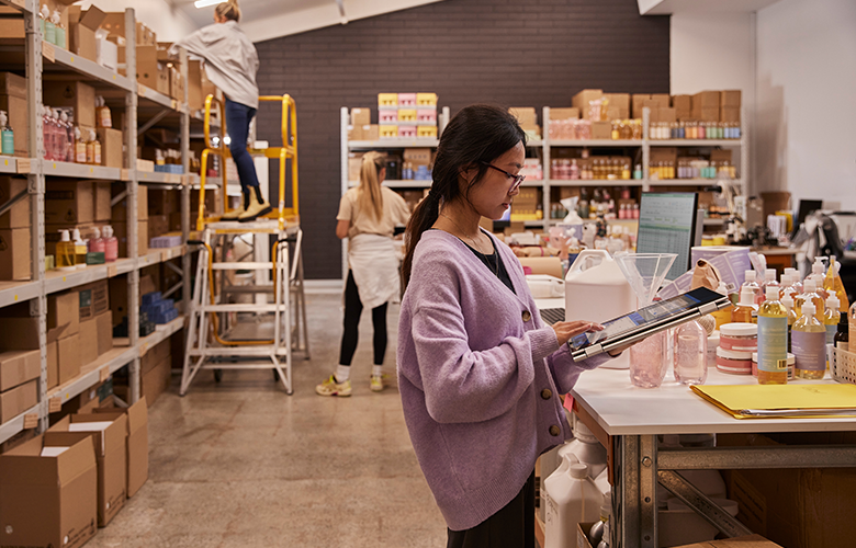 Pro 435 x360 G10 Lifestyle_1