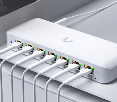 Ubiquiti Ultra 60W 8-Port Managed Switch
