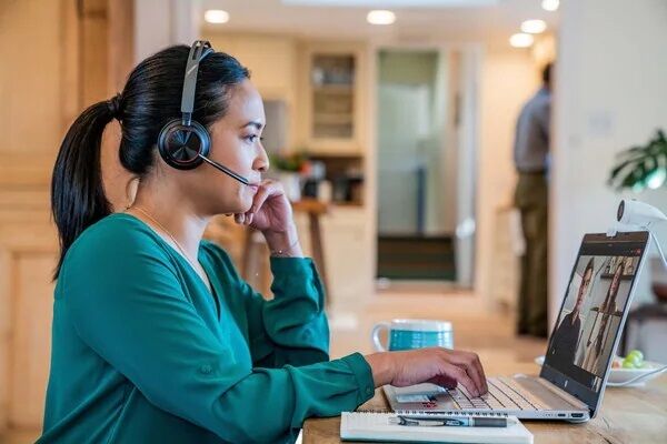 Poly Voyager Focus 2 Bluetooth Stereo Headset_4