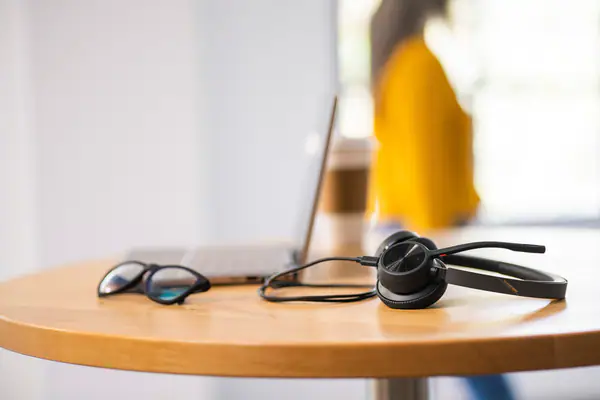 Poly Voyager 4320-M Einseitiges Headset_2