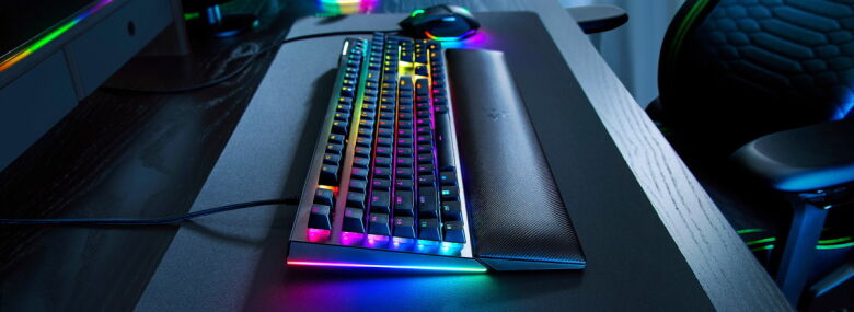 Razer BlackWidow V4 Gaming Tastatur (grüne Switches)_2